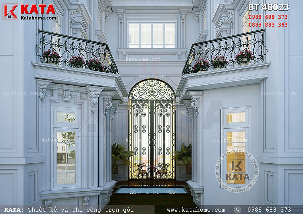 Sảnh đón biệt thự sử dụng kính hoa đồng sang trọng của mẫu thiết kế biệt thự đẹp 4 tầng tân cổ điển