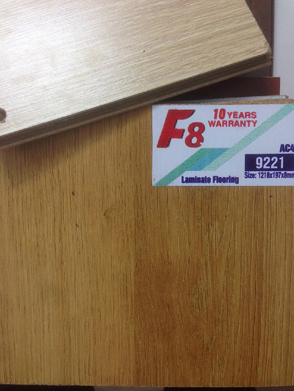 Sàn gỗ giá rẻ - Sàn gỗ công nghiệp F8