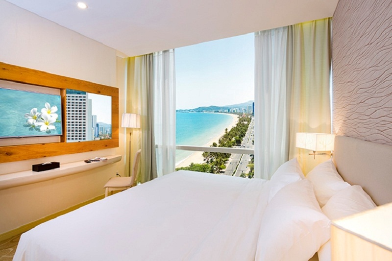 Phòng Grand Ocean View - Khách sạn Diamond Bay Nha Trang