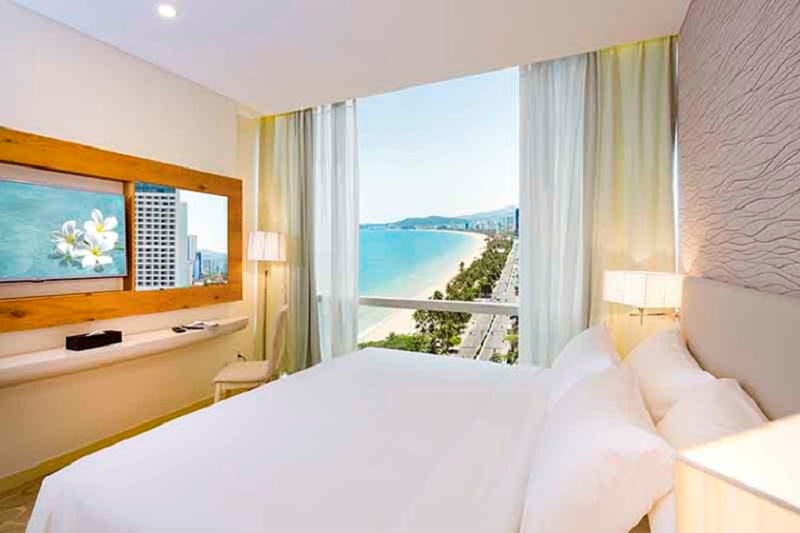 Phòng Suite - Khách sạn Diamond Bay Nha Trang