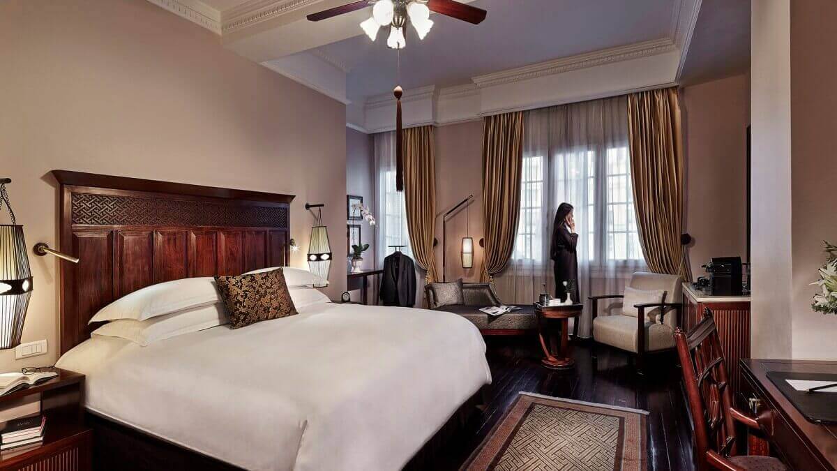 Phòng Grand Luxury - Khách sạn Metropole Hà Nội