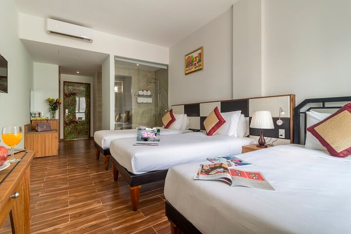 Phòng Deluxe Triple Room - Khách sạn Palm Beach Nha Trang 2