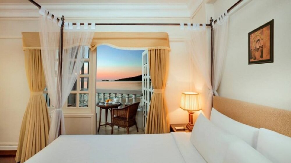 Junior Suite Ocean View - Khách sạn Sunrise Nha Trang