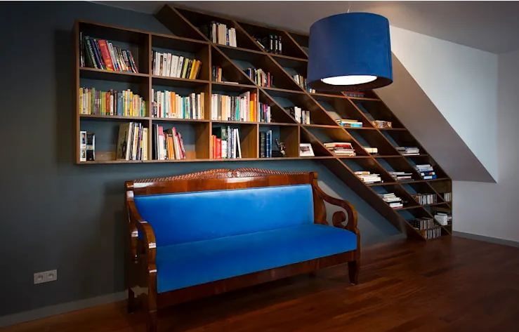 Tận dụng gầm cầu thang để có thiết kế tủ sách độc đáo - Mẫu tủ gỗ đẹp cao cấp