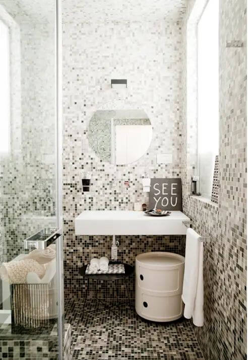 Phòng vệ sinh thiết kế bắt mắt với gạch Mosaic - Nhà nhỏ đẹp