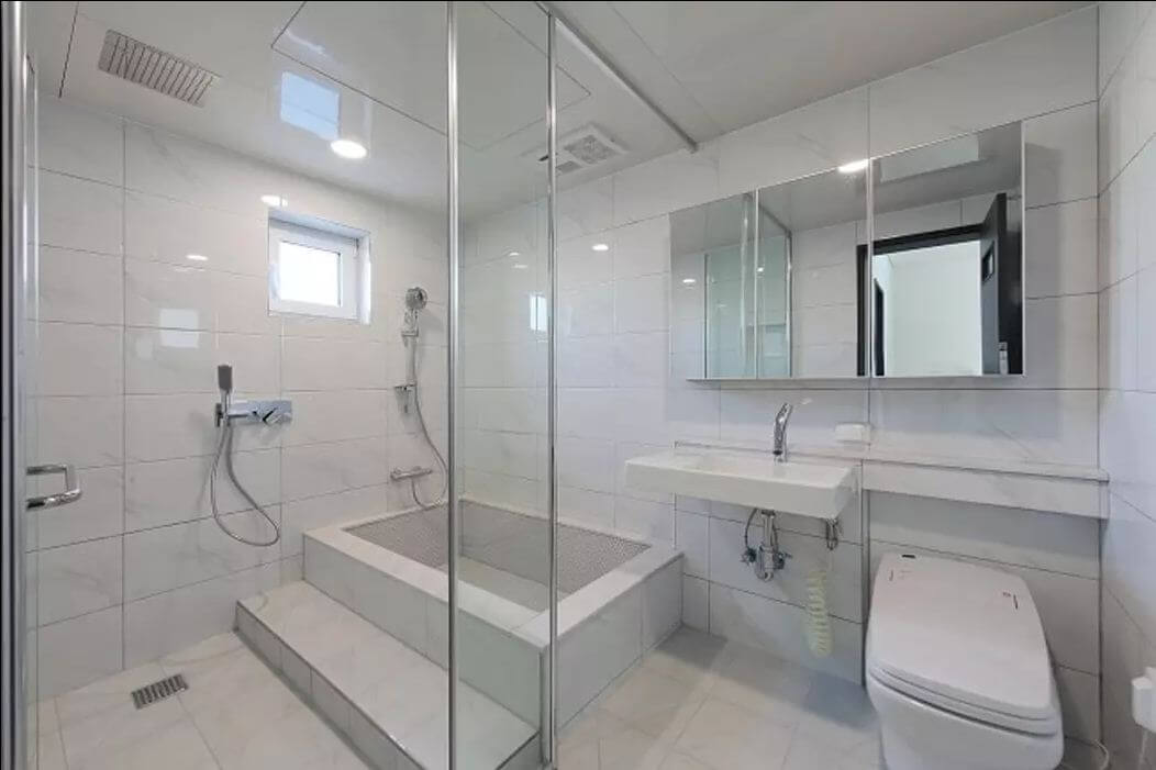 Phòng tắm hiện đại - Xây nhà hai tầng đơn giản