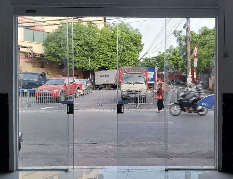 Cửa kính cường lực